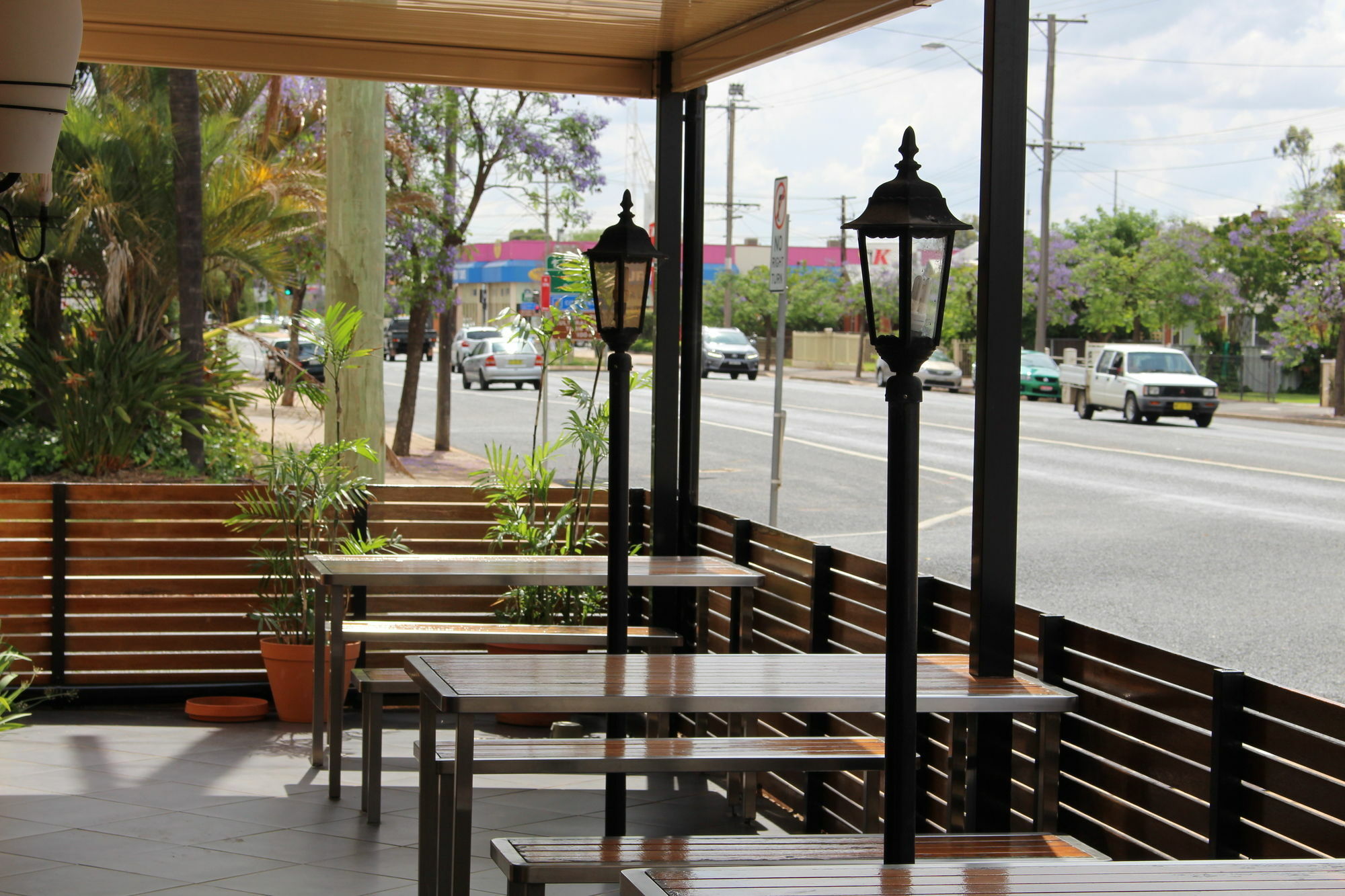 דובו Golden West Motor Inn מראה חיצוני תמונה